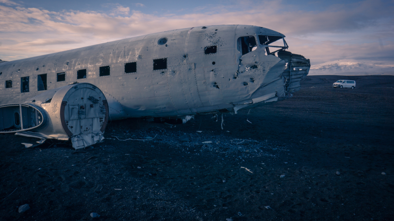 Illustration for article titled Haunting Photos Of A Plane Crash Untouched For 40 Years
